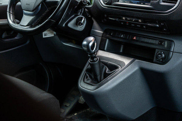 Peugeot Expert 2.0 BlueHDI Long DC | Dubbel cabine | Navigatie | Camera | CarPlay | Climate control | Trekhaak | Dodehoek detector | Nieuwe APK