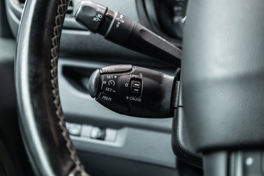 Peugeot Expert 2.0 BlueHDI Long DC | Dubbel cabine | Navigatie | Camera | CarPlay | Climate control | Trekhaak | Dodehoek detector | Nieuwe APK