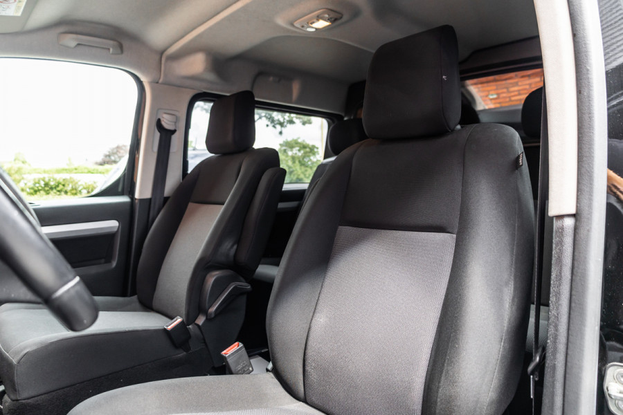Peugeot Expert 2.0 BlueHDI Long DC | Dubbel cabine | Navigatie | Camera | CarPlay | Climate control | Trekhaak | Dodehoek detector | Nieuwe APK