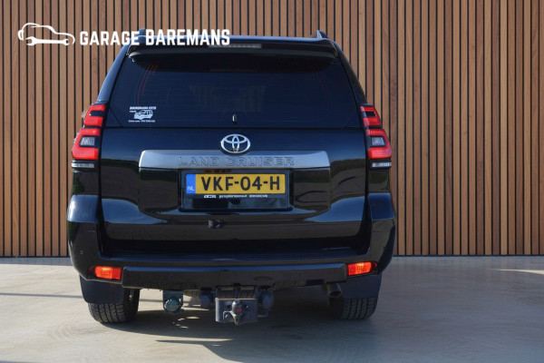 Toyota Land Cruiser 150 2.8 D-4D-F Professional Window Van