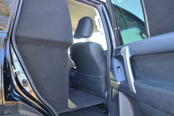 Toyota Land Cruiser 150 2.8 D-4D-F Professional Window Van