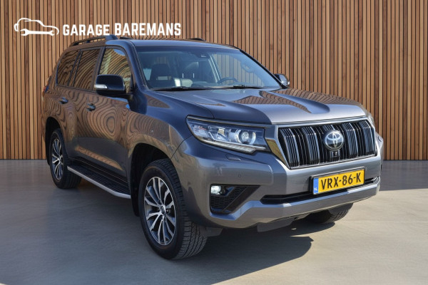 Toyota Land Cruiser 150 2.8 D-4D-F Executive Window Van
