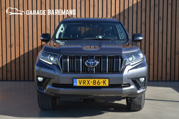 Toyota Land Cruiser 150 2.8 D-4D-F Executive Window Van
