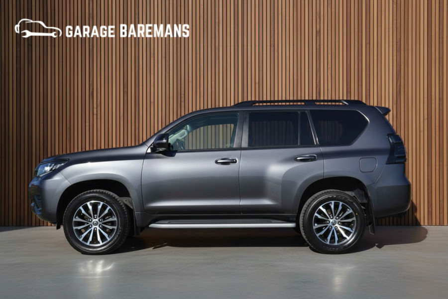 Toyota Land Cruiser 150 2.8 D-4D-F Executive Window Van