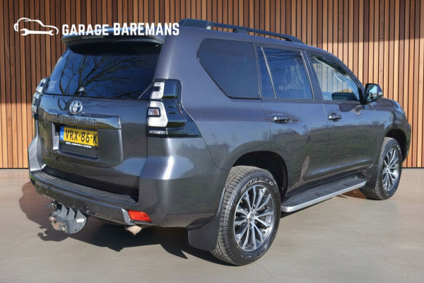 Toyota Land Cruiser 150 2.8 D-4D-F Executive Window Van