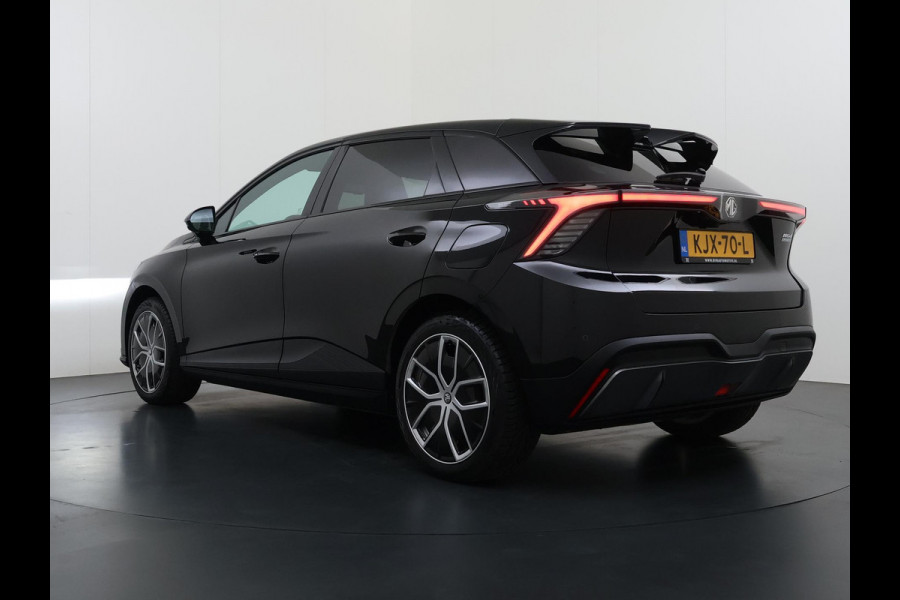 MG Mg4 electric Luxury 64 kWh SOH 95% | 14K KM!! |360 CAMERA| 7 JAAR MG GARANTIE T/M 07-2031| ELEK. STOEL| DODE HOEK SENSOR| STOEL + STUURVERWARMING| ADAPTIVE CRUISE CONTROL