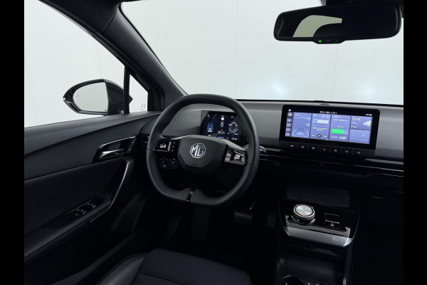 MG Mg4 electric Luxury 64 kWh SOH 95% | 14K KM!! |360 CAMERA| 7 JAAR MG GARANTIE T/M 07-2031| ELEK. STOEL| DODE HOEK SENSOR| STOEL + STUURVERWARMING| ADAPTIVE CRUISE CONTROL