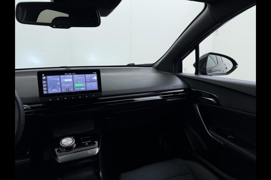 MG Mg4 electric Luxury 64 kWh SOH 95% | 14K KM!! |360 CAMERA| 7 JAAR MG GARANTIE T/M 07-2031| ELEK. STOEL| DODE HOEK SENSOR| STOEL + STUURVERWARMING| ADAPTIVE CRUISE CONTROL