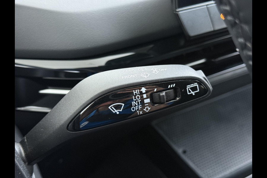 MG Mg4 electric Luxury 64 kWh SOH 95% | 14K KM!! |360 CAMERA| 7 JAAR MG GARANTIE T/M 07-2031| ELEK. STOEL| DODE HOEK SENSOR| STOEL + STUURVERWARMING| ADAPTIVE CRUISE CONTROL