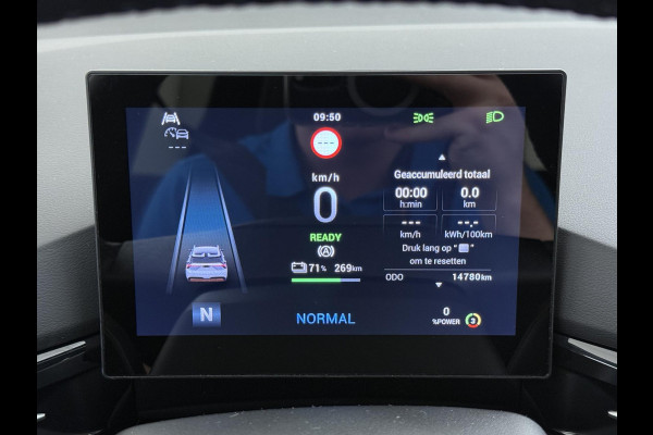 MG Mg4 electric Luxury 64 kWh SOH 95% | 14K KM!! |360 CAMERA| 7 JAAR MG GARANTIE T/M 07-2031| ELEK. STOEL| DODE HOEK SENSOR| STOEL + STUURVERWARMING| ADAPTIVE CRUISE CONTROL