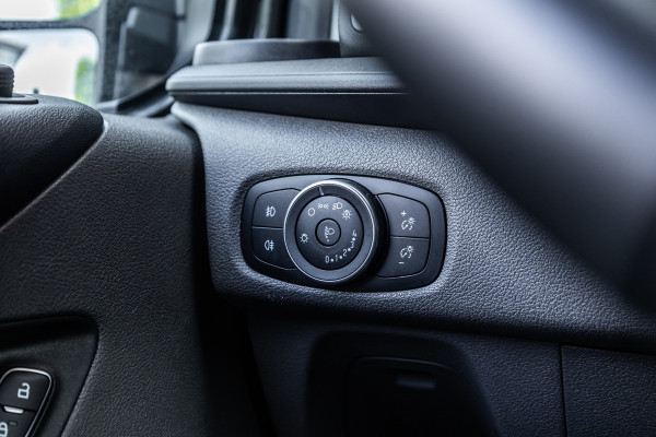 Ford Transit Custom 300 2.0 TDCI 170 PK L2H1 Limited DC | Dubbel cabine | Raptor Edition | CarPlay | Camera | Navigatie | Orig. NL Auto | NAP Logisch | Nieuwe APK