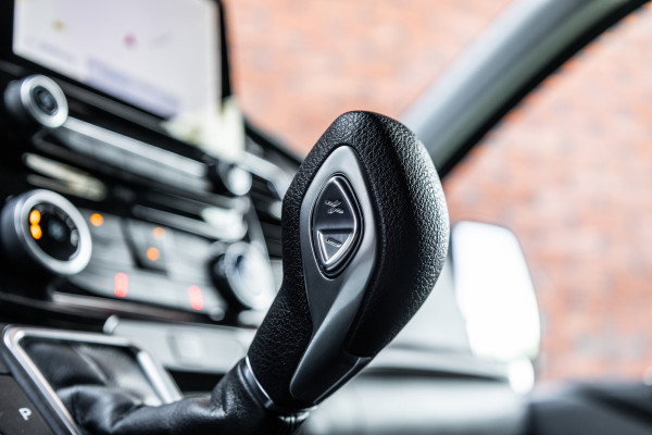 Ford Transit Custom 300 2.0 TDCI 170 PK L2H1 Limited DC | Dubbel cabine | Raptor Edition | CarPlay | Camera | Navigatie | Orig. NL Auto | NAP Logisch | Nieuwe APK