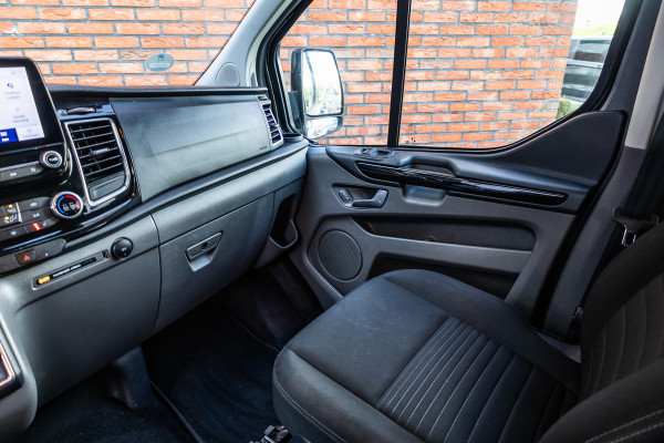 Ford Transit Custom 300 2.0 TDCI 170 PK L2H1 Limited DC | Dubbel cabine | Raptor Edition | CarPlay | Camera | Navigatie | Orig. NL Auto | NAP Logisch | Nieuwe APK