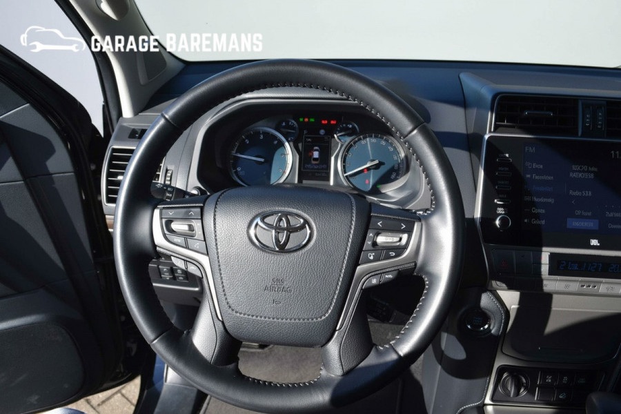 Toyota Land Cruiser 150 2.8 D-4D-F Professional Window Van