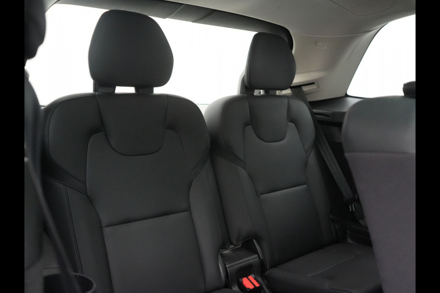 Volvo XC90 T8 Recharge AWD Plus Dark 7Persoons LONG RANGE PHEV 455pk Dealer O.H. | Trekhaak Af Fabriek | Panodak | Adaptive Cruise | 360 Camera | Harman / Kardon | Lederen Sportstoelen Memory & Verwarmd | Stuur Verwarmd | Google Assistent | Apple Carplay | Keyless | Plug In Hybrid |