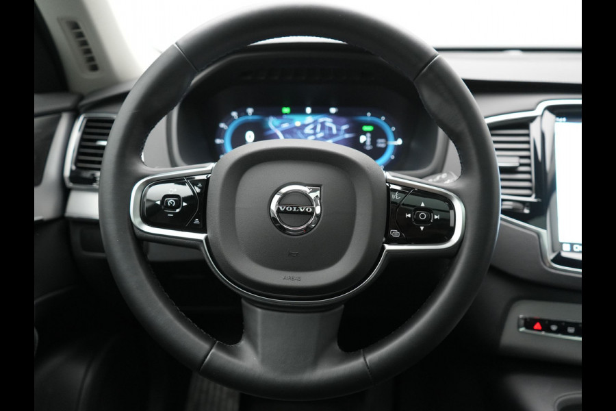 Volvo XC90 T8 Recharge AWD Plus Dark 7Persoons LONG RANGE PHEV 455pk Dealer O.H. | Trekhaak Af Fabriek | Panodak | Adaptive Cruise | 360 Camera | Harman / Kardon | Lederen Sportstoelen Memory & Verwarmd | Stuur Verwarmd | Google Assistent | Apple Carplay | Keyless | Plug In Hybrid |