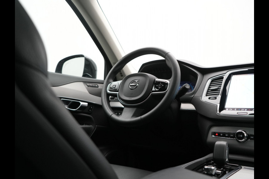 Volvo XC90 T8 Recharge AWD Plus Dark 7Persoons LONG RANGE PHEV 455pk Dealer O.H. | Trekhaak Af Fabriek | Panodak | Adaptive Cruise | 360 Camera | Harman / Kardon | Lederen Sportstoelen Memory & Verwarmd | Stuur Verwarmd | Google Assistent | Apple Carplay | Keyless | Plug In Hybrid |