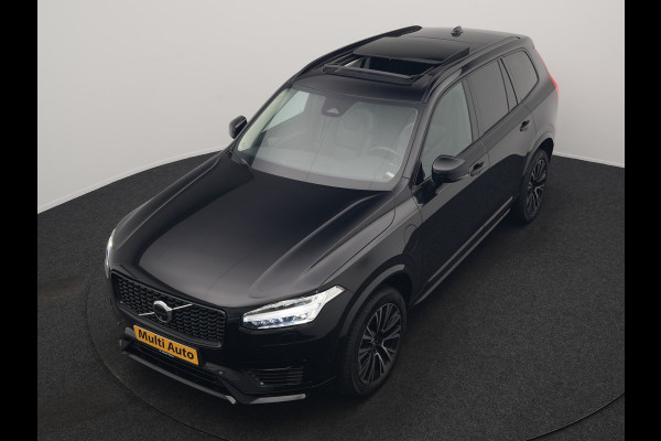 Volvo XC90 T8 Recharge AWD Plus Dark 7Persoons LONG RANGE PHEV 455pk Dealer O.H. | Trekhaak Af Fabriek | Panodak | Adaptive Cruise | 360 Camera | Harman / Kardon | Lederen Sportstoelen Memory & Verwarmd | Stuur Verwarmd | Google Assistent | Apple Carplay | Keyless | Plug In Hybrid |