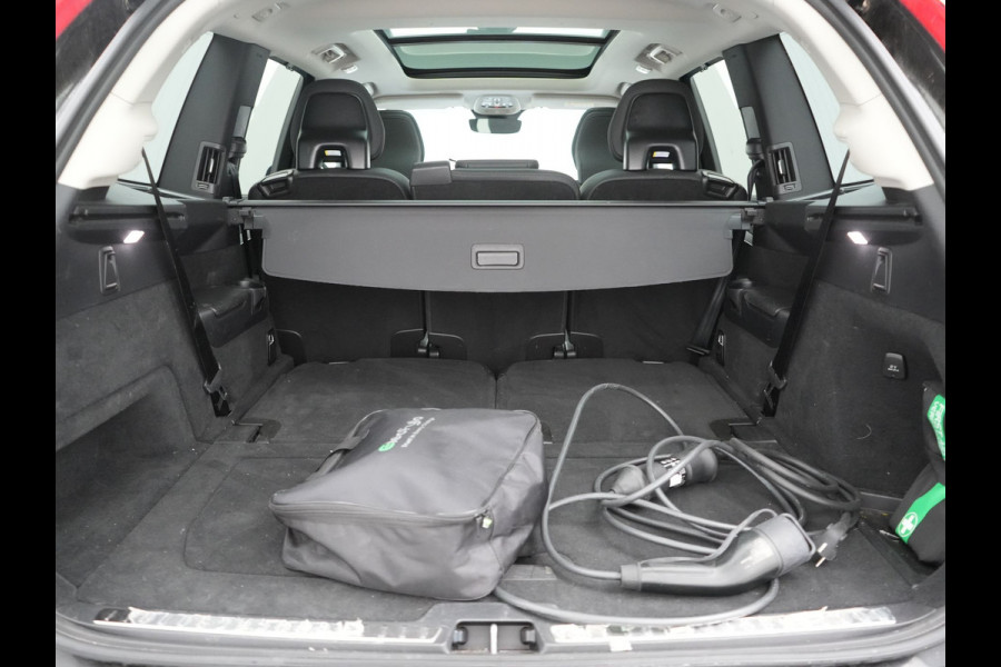 Volvo XC90 T8 Recharge AWD Plus Dark 7Persoons LONG RANGE PHEV 455pk Dealer O.H. | Trekhaak Af Fabriek | Panodak | Adaptive Cruise | 360 Camera | Harman / Kardon | Lederen Sportstoelen Memory & Verwarmd | Stuur Verwarmd | Google Assistent | Apple Carplay | Keyless | Plug In Hybrid |
