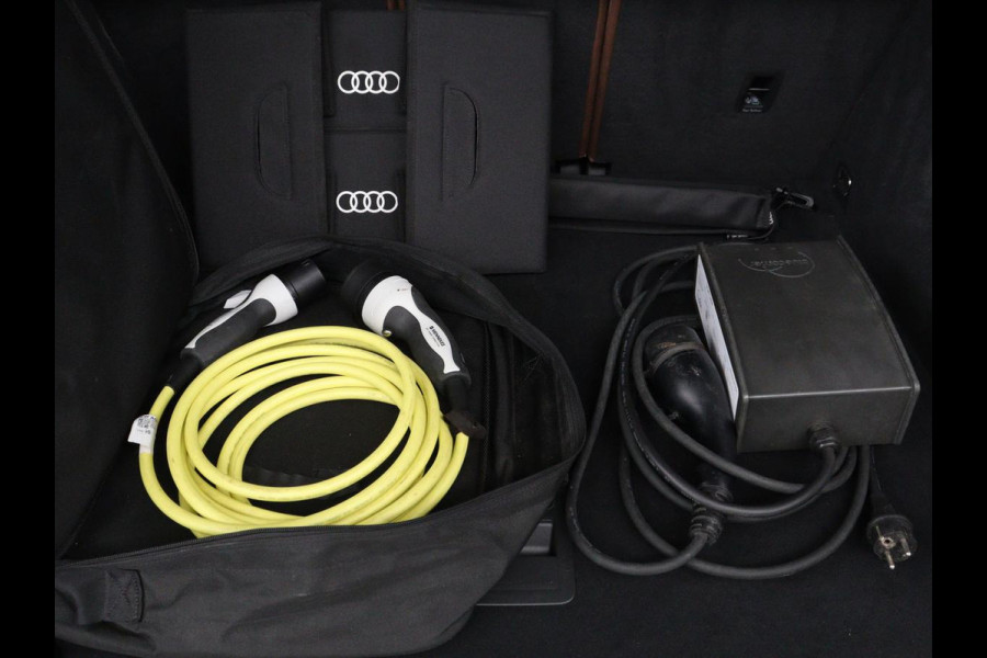 Audi Q3 45 TFSIe Advanced edition | SOH 95,2% | Leder | Stoelverwarming | Carplay | Keyless | Navigatie | Virtual Cockpit | Parkeerhulp | Climate control | Bluetooth | Cruise control | Getint glas | PHEV | Plug In
