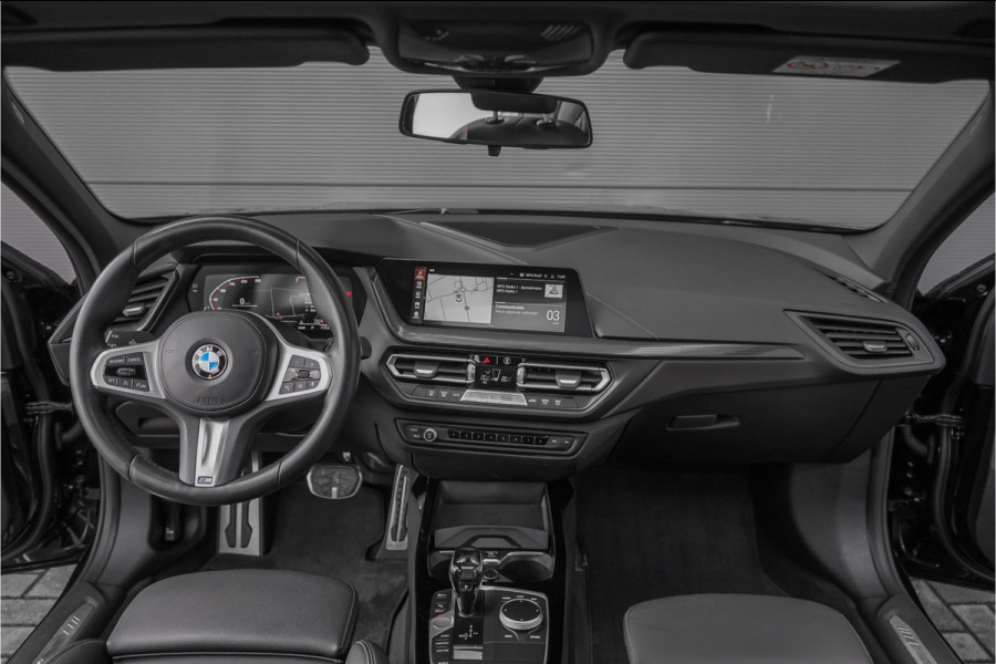 BMW 1-serie 118i M-Sport Pano CarPlay Camera HiFi 18"