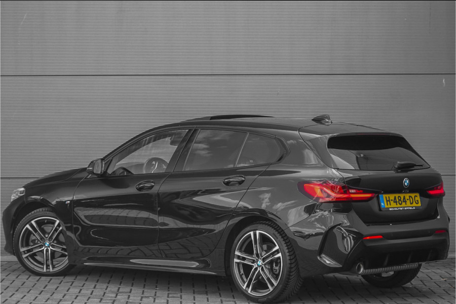 BMW 1-serie 118i M-Sport Pano CarPlay Camera HiFi 18"