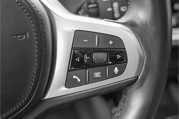 BMW 1-serie 118i M-Sport Pano CarPlay Camera HiFi 18"