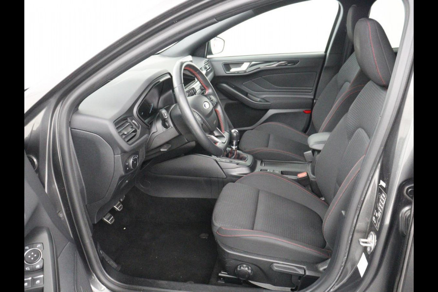 Ford Focus 1.5 EcoBoost ST Line | Stoelverwarming | Adaptive cruise | Camera | Carplay | Stuurverwarming | Navigatie | Full LED | Parkeerhulp | Climate control | Bluetooth