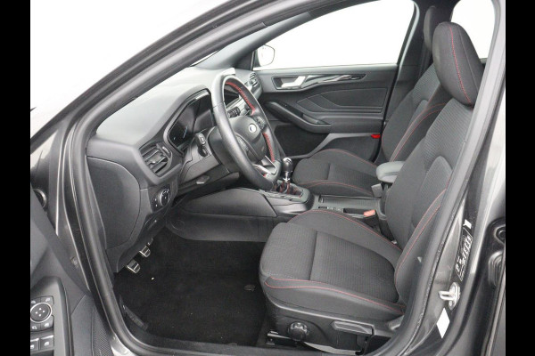Ford Focus 1.5 EcoBoost ST Line | Stoelverwarming | Adaptive cruise | Camera | Carplay | Stuurverwarming | Navigatie | Full LED | Parkeerhulp | Climate control | Bluetooth