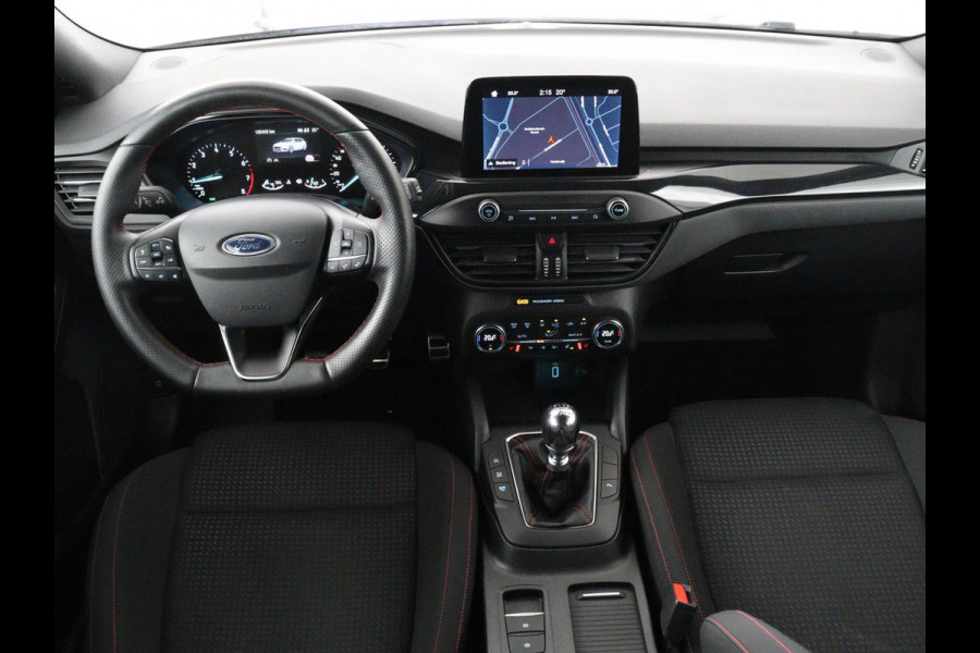 Ford Focus 1.5 EcoBoost ST Line | Stoelverwarming | Adaptive cruise | Camera | Carplay | Stuurverwarming | Navigatie | Full LED | Parkeerhulp | Climate control | Bluetooth