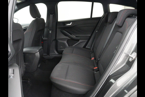 Ford Focus 1.5 EcoBoost ST Line | Stoelverwarming | Adaptive cruise | Camera | Carplay | Stuurverwarming | Navigatie | Full LED | Parkeerhulp | Climate control | Bluetooth