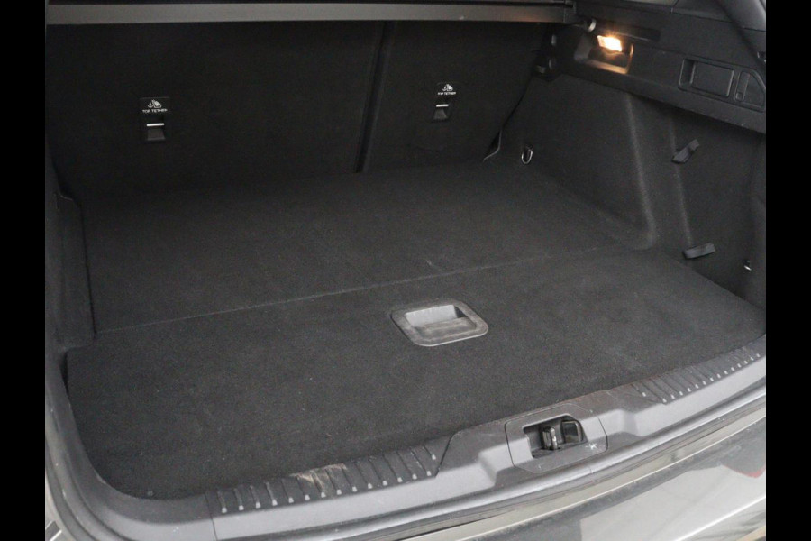 Ford Focus 1.5 EcoBoost ST Line | Stoelverwarming | Adaptive cruise | Camera | Carplay | Stuurverwarming | Navigatie | Full LED | Parkeerhulp | Climate control | Bluetooth