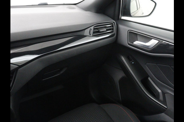 Ford Focus 1.5 EcoBoost ST Line | Stoelverwarming | Adaptive cruise | Camera | Carplay | Stuurverwarming | Navigatie | Full LED | Parkeerhulp | Climate control | Bluetooth