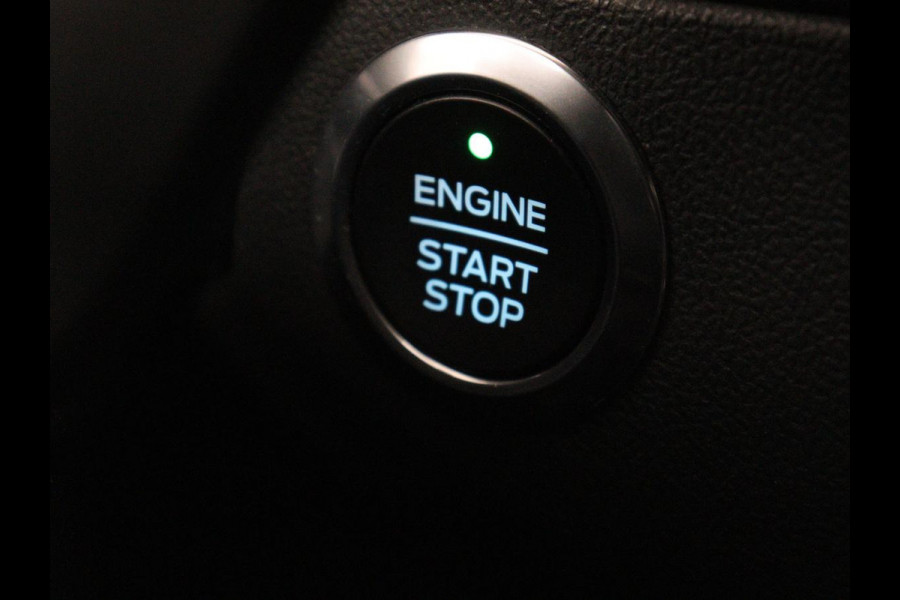Ford Focus 1.5 EcoBoost ST Line | Stoelverwarming | Adaptive cruise | Camera | Carplay | Stuurverwarming | Navigatie | Full LED | Parkeerhulp | Climate control | Bluetooth