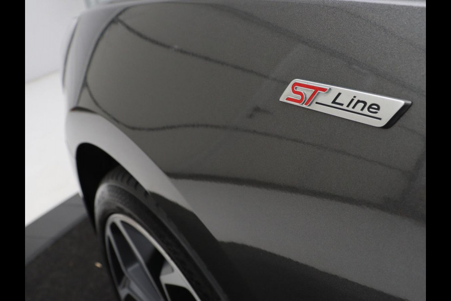 Ford Focus 1.5 EcoBoost ST Line | Stoelverwarming | Adaptive cruise | Camera | Carplay | Stuurverwarming | Navigatie | Full LED | Parkeerhulp | Climate control | Bluetooth