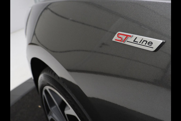 Ford Focus 1.5 EcoBoost ST Line | Stoelverwarming | Adaptive cruise | Camera | Carplay | Stuurverwarming | Navigatie | Full LED | Parkeerhulp | Climate control | Bluetooth