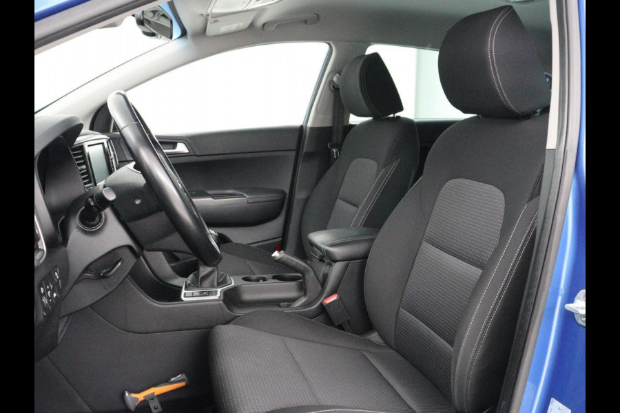 Kia Sportage 1.6 GDI DynamicLine | Trekhaak | Carplay | Camera | Navigatie | Climate control | Parkeerhulp | Cruise control | Bluetooth | Getint glas | Origineel NL