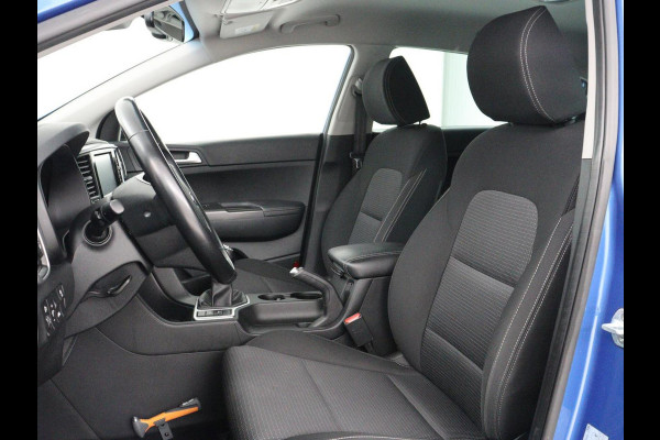 Kia Sportage 1.6 GDI DynamicLine | Trekhaak | Carplay | Camera | Navigatie | Climate control | Parkeerhulp | Cruise control | Bluetooth | Getint glas | Origineel NL