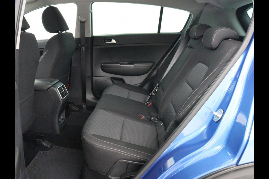 Kia Sportage 1.6 GDI DynamicLine | Trekhaak | Carplay | Camera | Navigatie | Climate control | Parkeerhulp | Cruise control | Bluetooth | Getint glas | Origineel NL