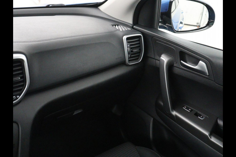 Kia Sportage 1.6 GDI DynamicLine | Trekhaak | Carplay | Camera | Navigatie | Climate control | Parkeerhulp | Cruise control | Bluetooth | Getint glas | Origineel NL