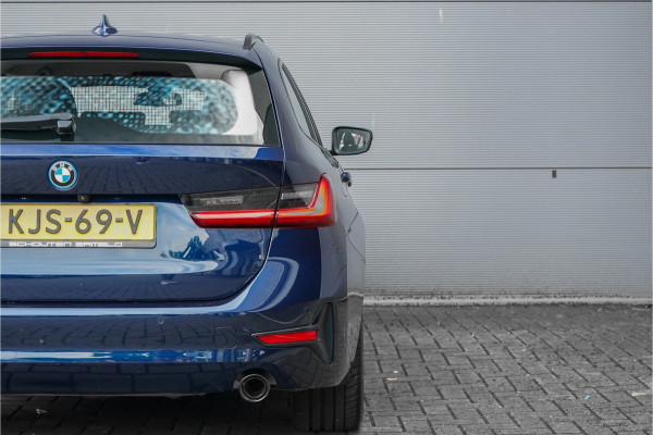 BMW 3 Serie Touring 330e ACC Laser HUD Keyless Camera 18"