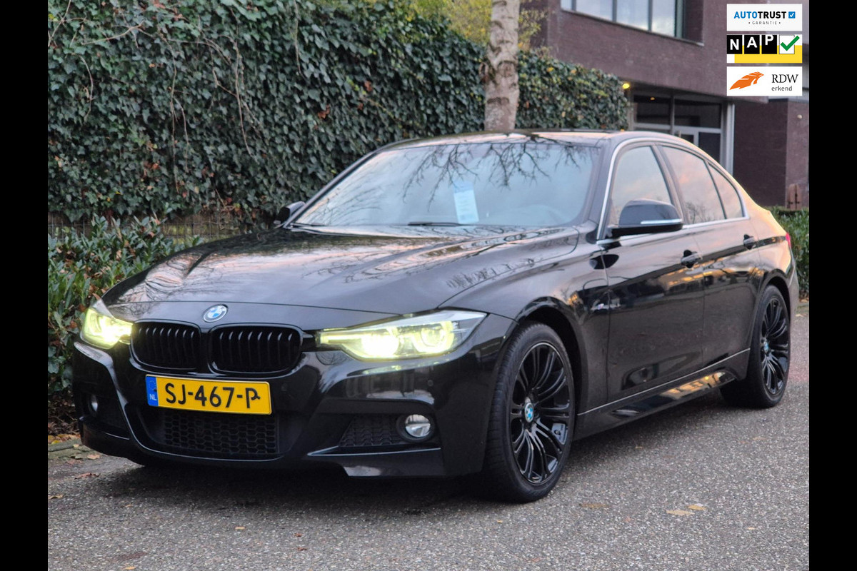 BMW 3-serie 320i M Sport Ed Apple CarPlay Trekhaak Camera Line Assist Shadow Executive