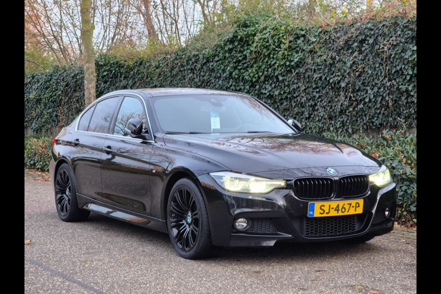 BMW 3-serie 320i M Sport Ed Apple CarPlay Trekhaak Camera Line Assist Shadow Executive