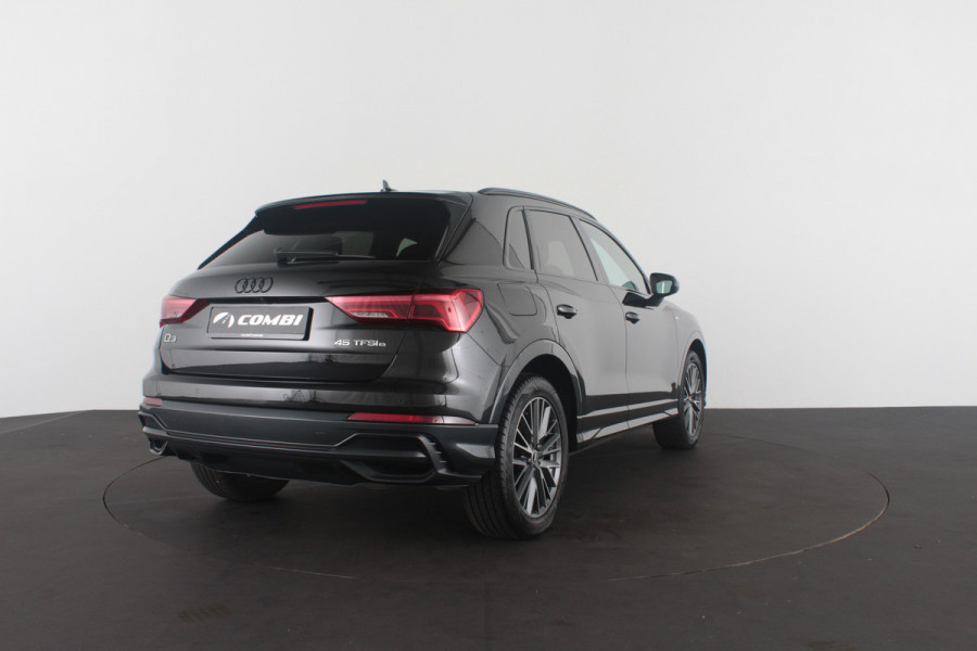 Audi Q3 45 TFSI e S line edition > 2x S line/Camera/19 inch/Sfeerverlichting/Plug in hybride...