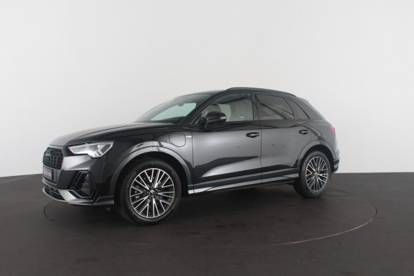 Audi Q3 45 TFSI e S line edition > 2x S line/Camera/19 inch/Sfeerverlichting/Plug in hybride...