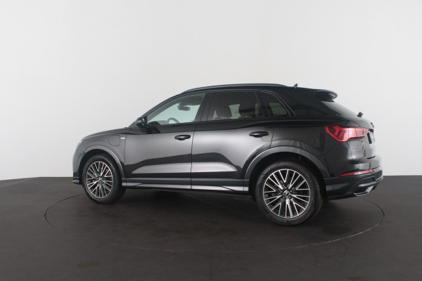 Audi Q3 45 TFSI e S line edition > 2x S line/Camera/19 inch/Sfeerverlichting/Plug in hybride...