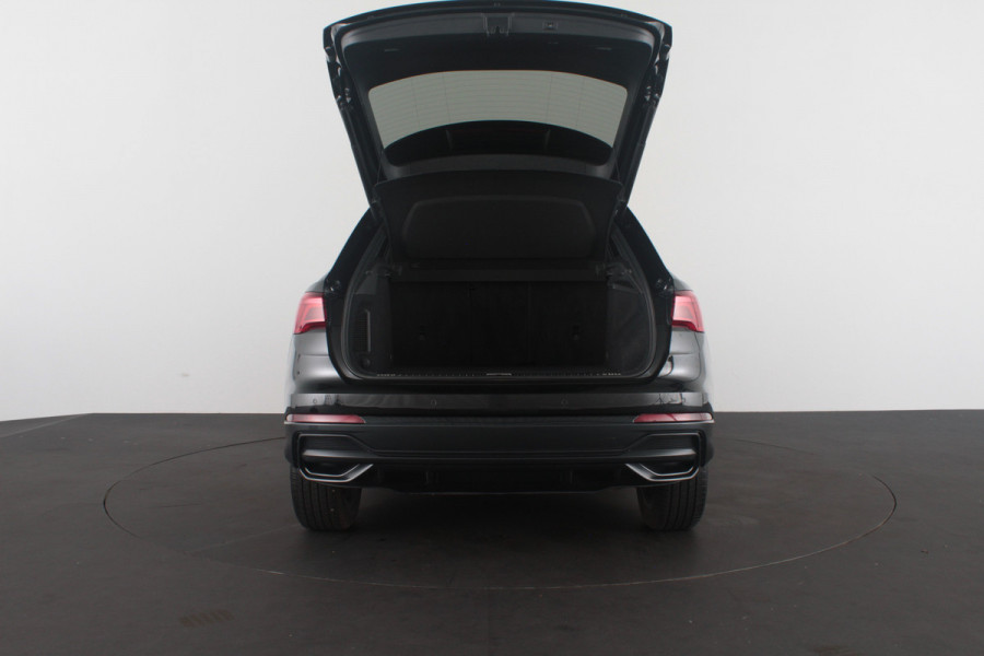Audi Q3 45 TFSI e S line edition > 2x S line/Camera/19 inch/Sfeerverlichting/Plug in hybride...