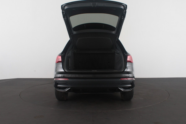 Audi Q3 45 TFSI e S line edition > 2x S line/Camera/19 inch/Sfeerverlichting/Plug in hybride...