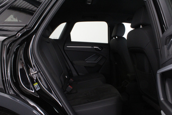 Audi Q3 45 TFSI e S line edition > 2x S line/Camera/19 inch/Sfeerverlichting/Plug in hybride...
