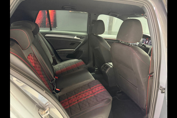 Volkswagen Golf 2.0 TSI GTI TCR | Akrapovic | Keyless | Camera |